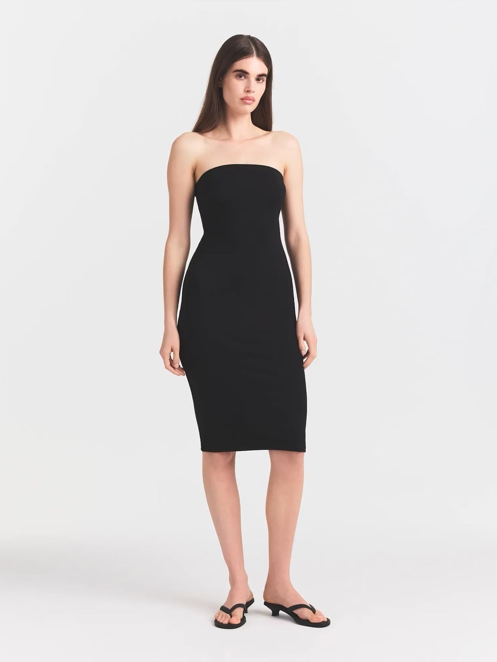 SKIMS THE ESSENTIAL COLLECTION STRAPLESS MIDI DRESS